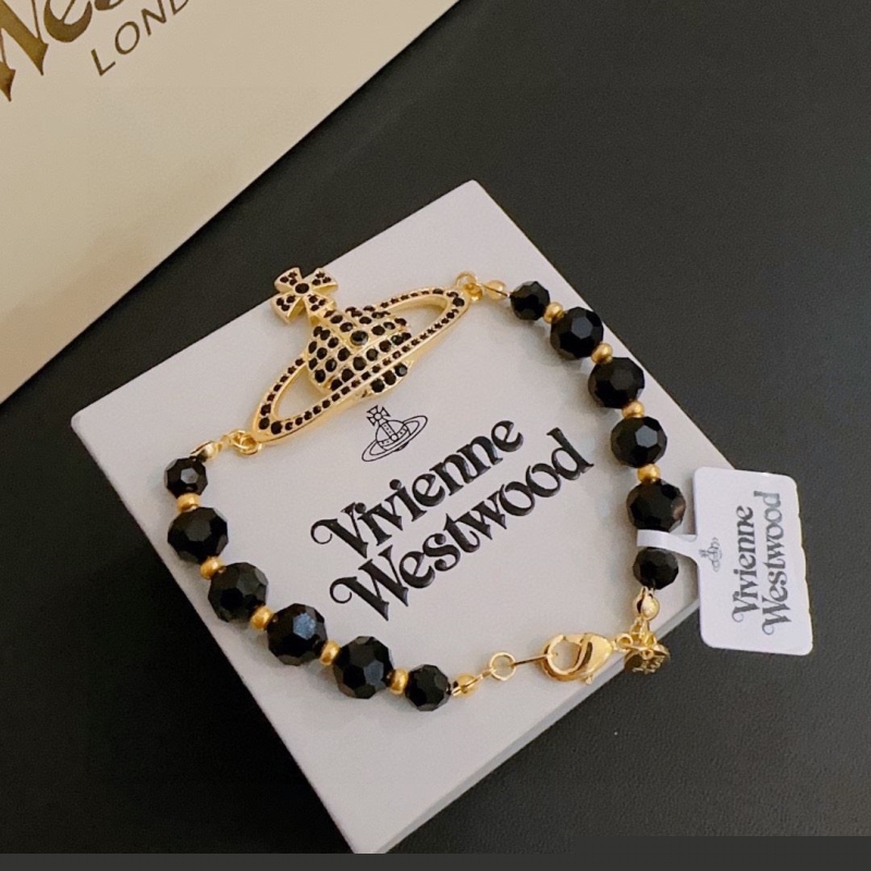 u1u1enne westwood